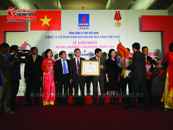 Lễ đón nhận huy chương